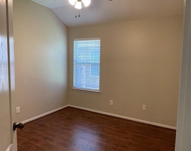 21719 Orange Maple Court - Photo Thumbnail 8