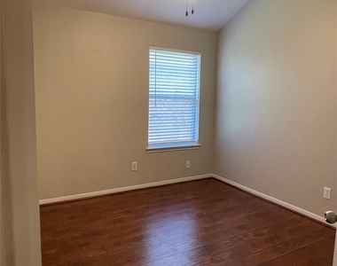 21719 Orange Maple Court - Photo Thumbnail 10