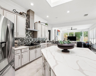 903 Lake Grayson Drive - Photo Thumbnail 19