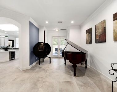 903 Lake Grayson Drive - Photo Thumbnail 4