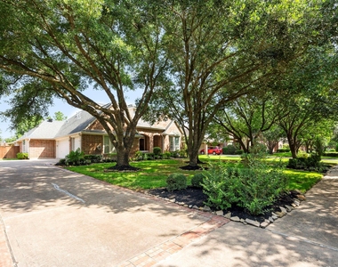 903 Lake Grayson Drive - Photo Thumbnail 2