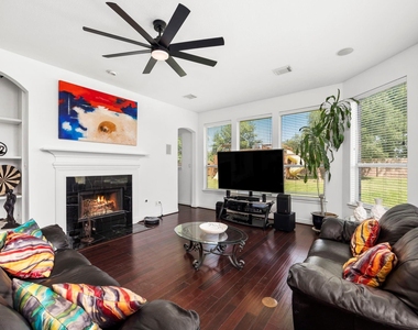 903 Lake Grayson Drive - Photo Thumbnail 22