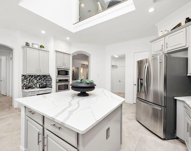 903 Lake Grayson Drive - Photo Thumbnail 15