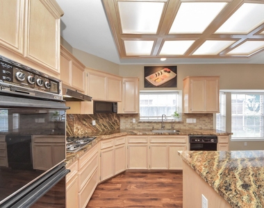 16710 Colony Terrace Drive - Photo Thumbnail 14