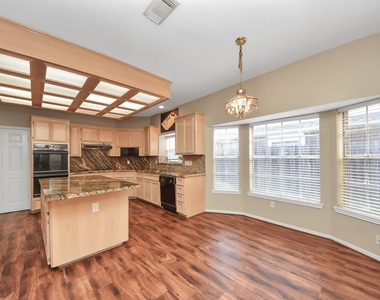 16710 Colony Terrace Drive - Photo Thumbnail 21
