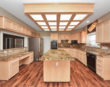 16710 Colony Terrace Drive - Photo Thumbnail 18