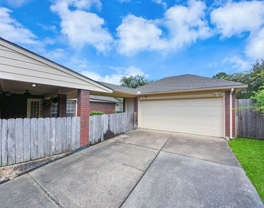 16710 Colony Terrace Drive - Photo Thumbnail 5