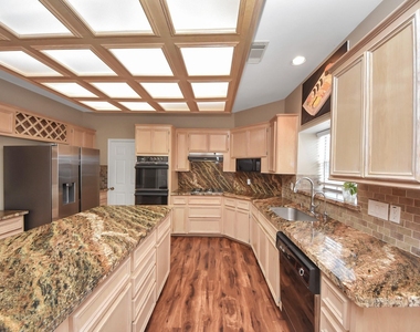 16710 Colony Terrace Drive - Photo Thumbnail 17