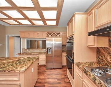 16710 Colony Terrace Drive - Photo Thumbnail 13