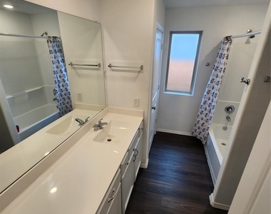 18419 Cobalt Cove Ln - Photo Thumbnail 14