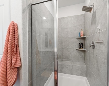 18419 Cobalt Cove Ln - Photo Thumbnail 12