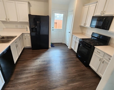 18419 Cobalt Cove Ln - Photo Thumbnail 27
