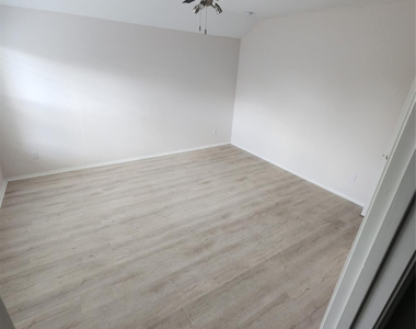 18419 Cobalt Cove Ln - Photo Thumbnail 26