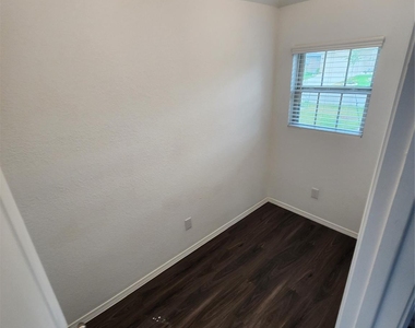 18419 Cobalt Cove Ln - Photo Thumbnail 31