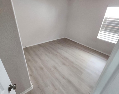18419 Cobalt Cove Ln - Photo Thumbnail 13