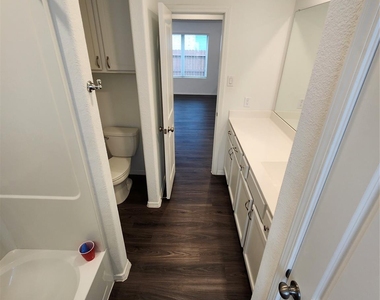 18419 Cobalt Cove Ln - Photo Thumbnail 16