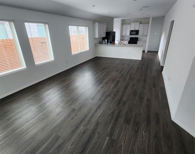 18419 Cobalt Cove Ln - Photo Thumbnail 3