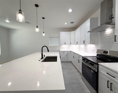 6708 Conley Street - Photo Thumbnail 10