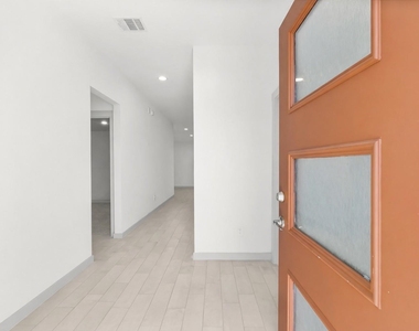 13513 Bonita Island Way - Photo Thumbnail 5