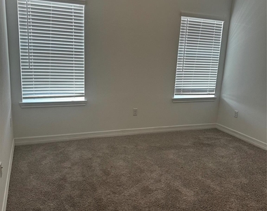 7209 Carver Road - Photo Thumbnail 4