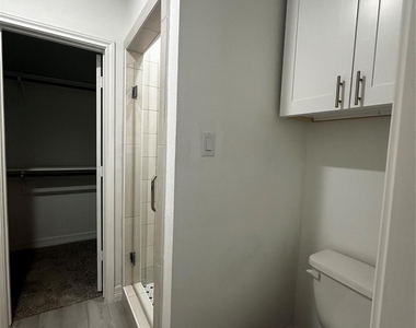 7209 Carver Road - Photo Thumbnail 6