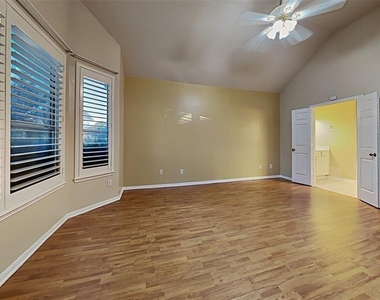 2114 Winding Hollow Drive - Photo Thumbnail 8