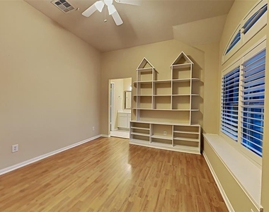 2114 Winding Hollow Drive - Photo Thumbnail 16