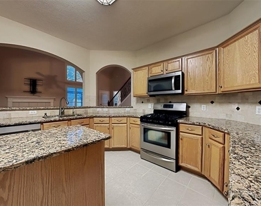 2114 Winding Hollow Drive - Photo Thumbnail 3