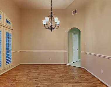 2114 Winding Hollow Drive - Photo Thumbnail 6