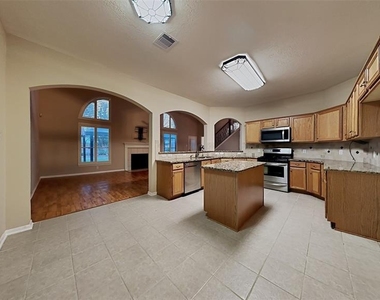 2114 Winding Hollow Drive - Photo Thumbnail 4