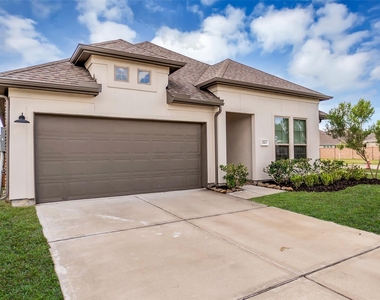 2502 Ocean Key Drive - Photo Thumbnail 1