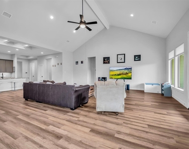 2502 Ocean Key Drive - Photo Thumbnail 12