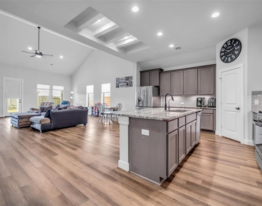 2502 Ocean Key Drive - Photo Thumbnail 8