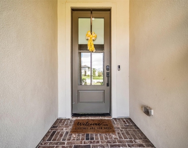 2502 Ocean Key Drive - Photo Thumbnail 3
