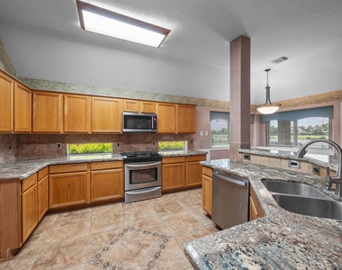 2723 Shelby Drive - Photo Thumbnail 8