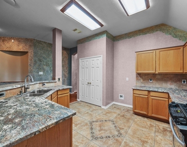 2723 Shelby Drive - Photo Thumbnail 7
