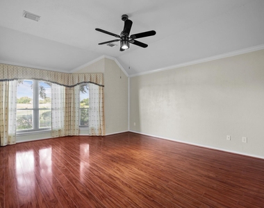 2723 Shelby Drive - Photo Thumbnail 9