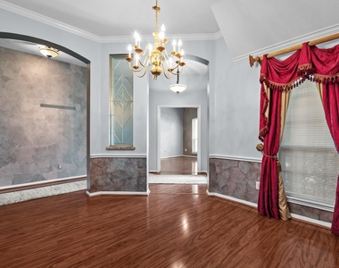 2723 Shelby Drive - Photo Thumbnail 3