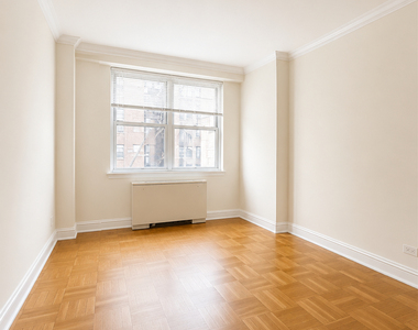 888 8th Avenue - Photo Thumbnail 1