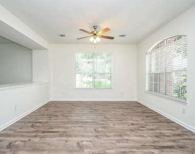 21610 Woodoak Court - Photo Thumbnail 5