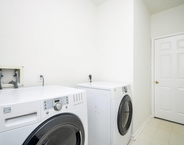 21610 Woodoak Court - Photo Thumbnail 13