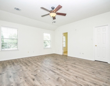 21610 Woodoak Court - Photo Thumbnail 14