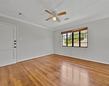 216 1/2 Munford Street - Photo Thumbnail 6