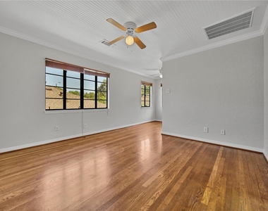 216 1/2 Munford Street - Photo Thumbnail 9