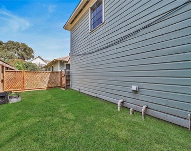 216 1/2 Munford Street - Photo Thumbnail 4