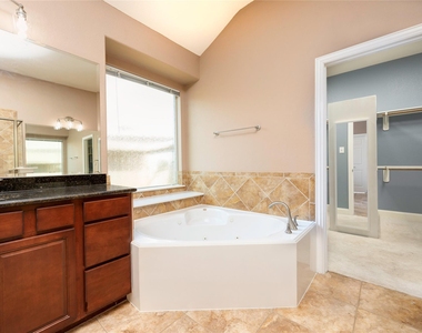 6743 Honeycrest Lane - Photo Thumbnail 10