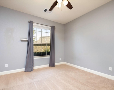 6743 Honeycrest Lane - Photo Thumbnail 13