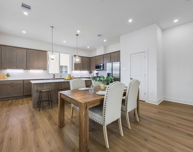 1648 W Tidwell Road - Photo Thumbnail 2
