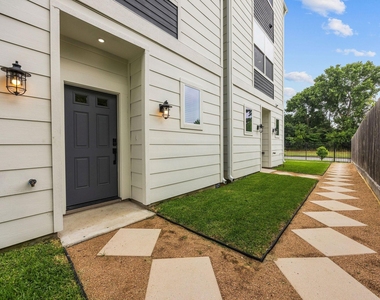 1648 W Tidwell Road - Photo Thumbnail 3