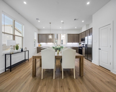 1648 W Tidwell Road - Photo Thumbnail 7